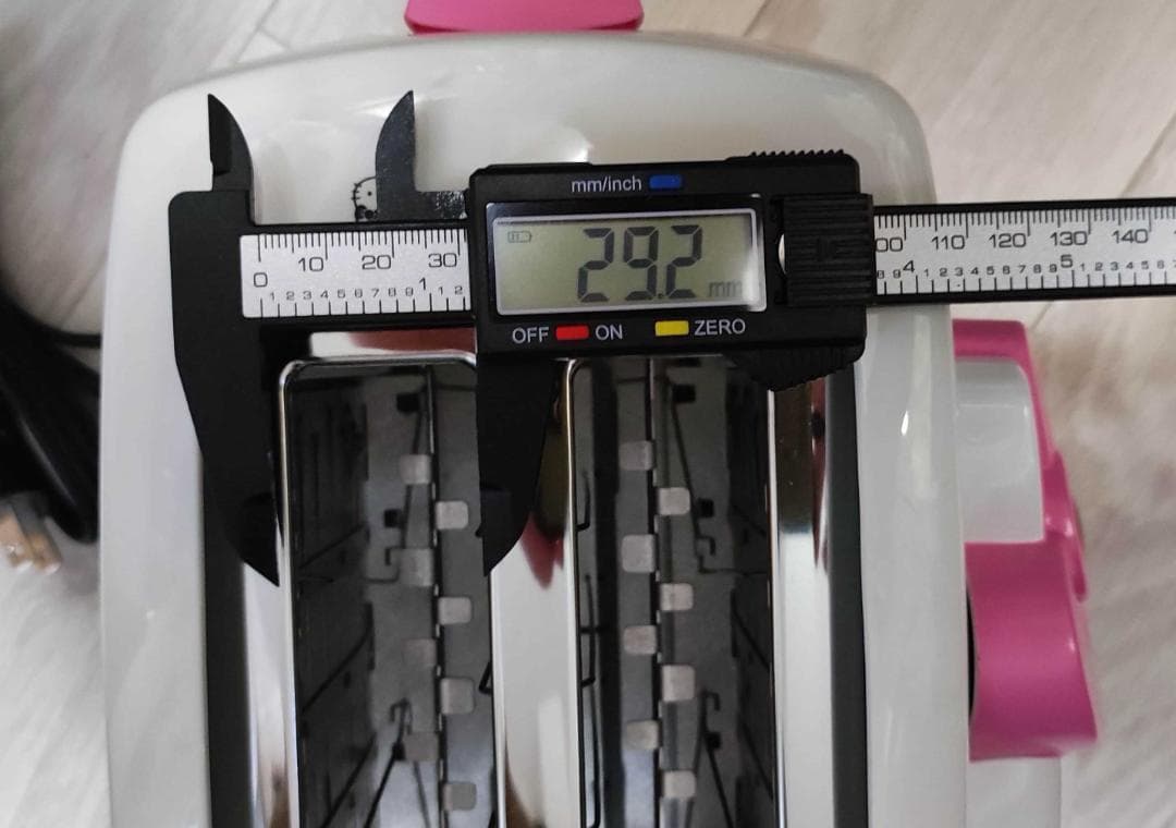 SANYO製ハローキティポップアップトースター