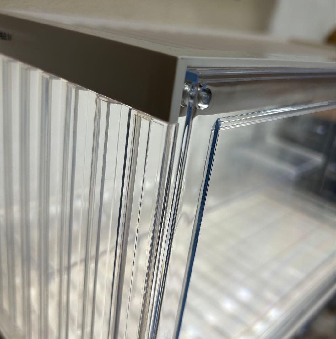 POPMART 100% ライト付き ディスプレイ コンテナ クリア(組立式)