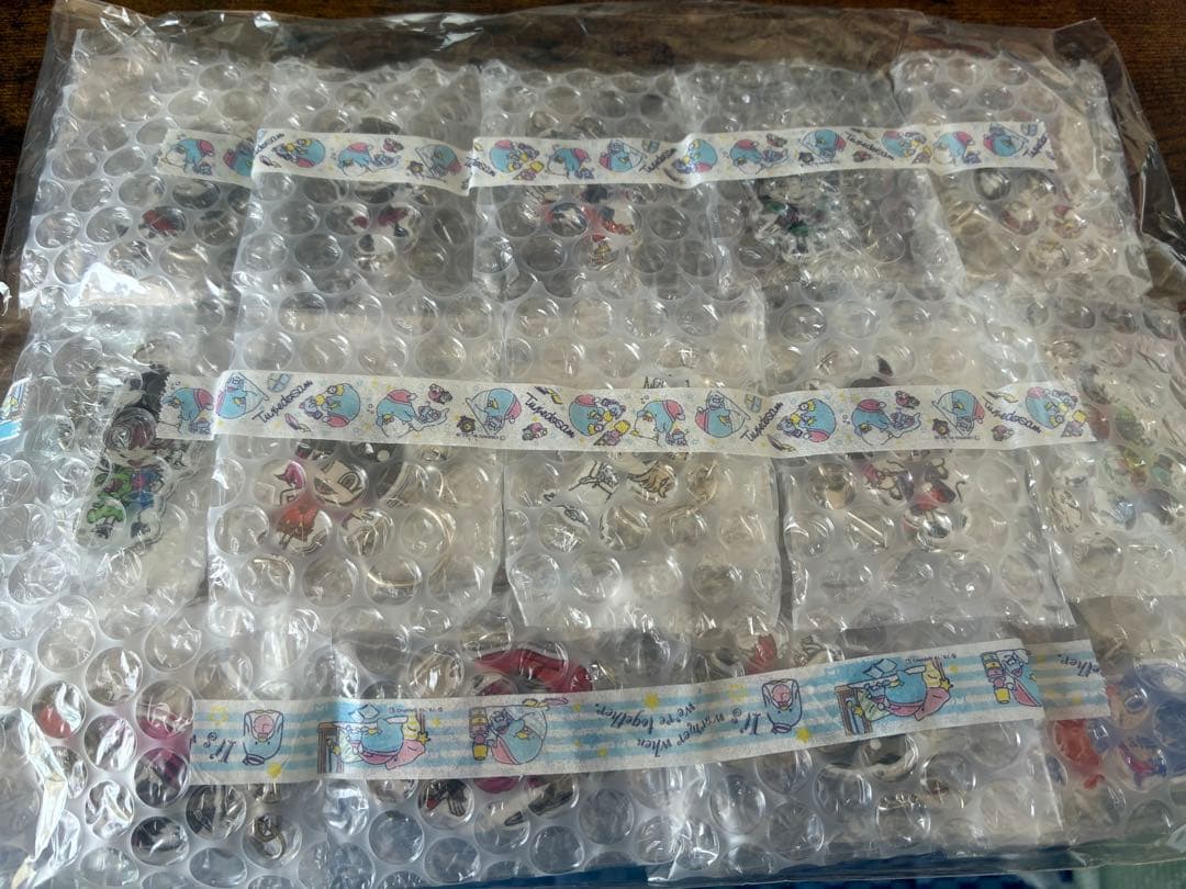 LiSA10thランダムセットゥアクリルキー全18種+缶バッジ全14種 コンプ品