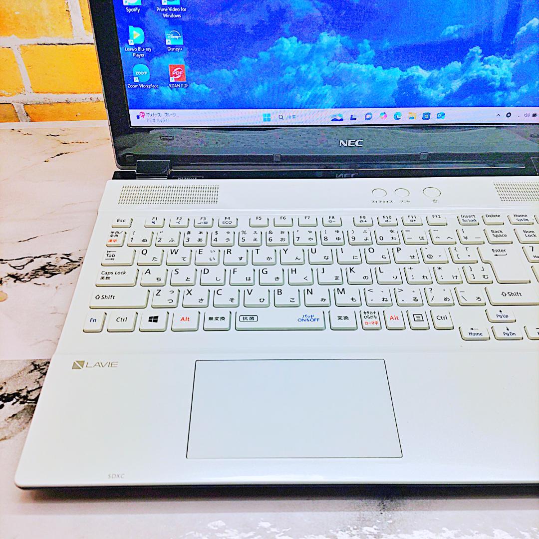美品☘️Win11ノートパソコン❤️爆速SSD❤️Core-i3・Blu-ray