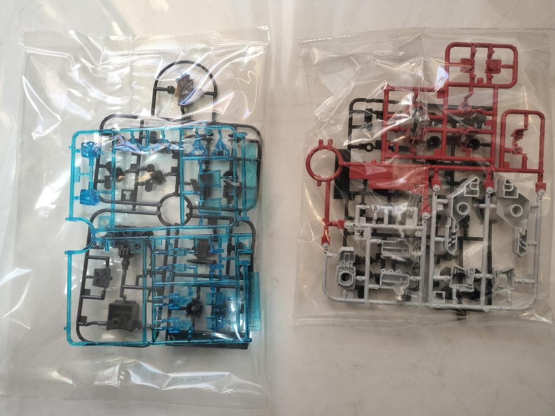 ディ・レギウディア　ダンボール戦機　LBX　プラモデル　未組立