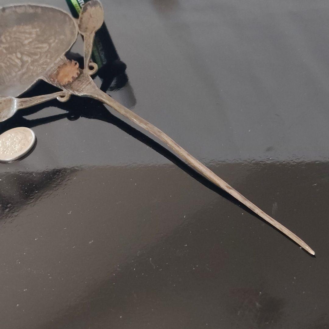 猛禽　真っ黒な銀?地　産地不明　★刻印なし