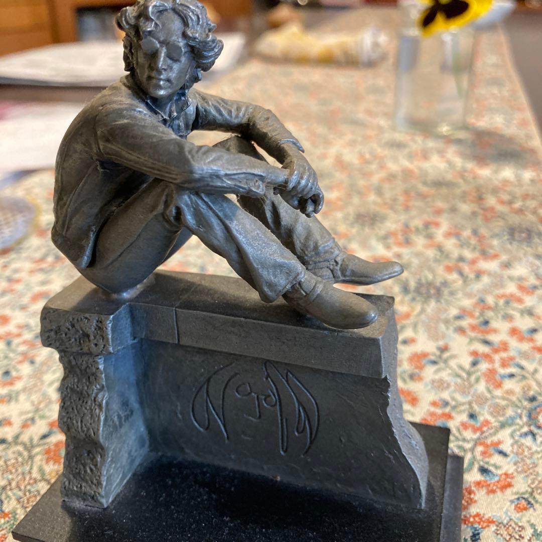 ジョンレノンの限定版ピューター彫刻