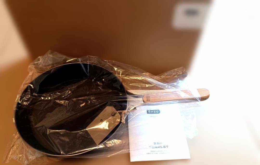 新品 エンゾウ フライパン 和平フレイズ 燕三条 鉄 ２４ｃｍ IHガス対応