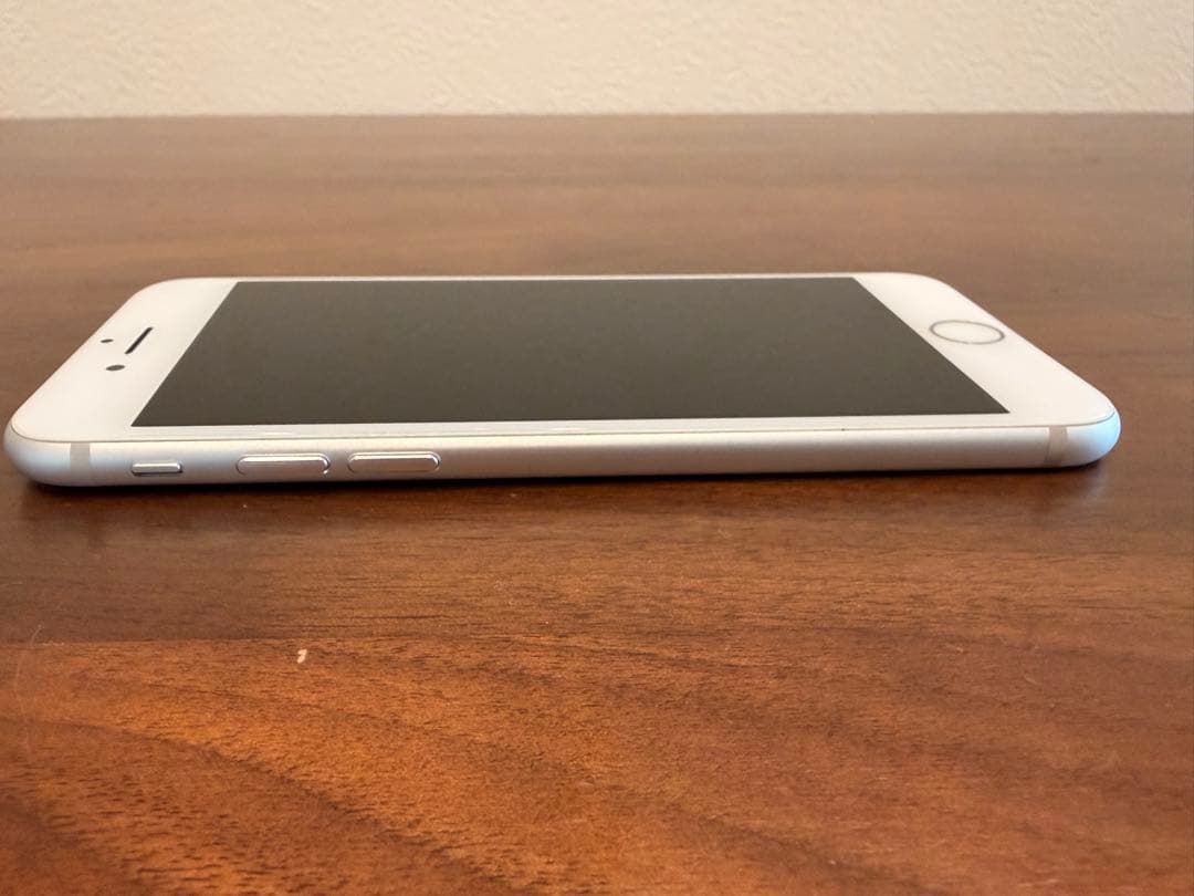 iPhone7 32Gシルバー　本体