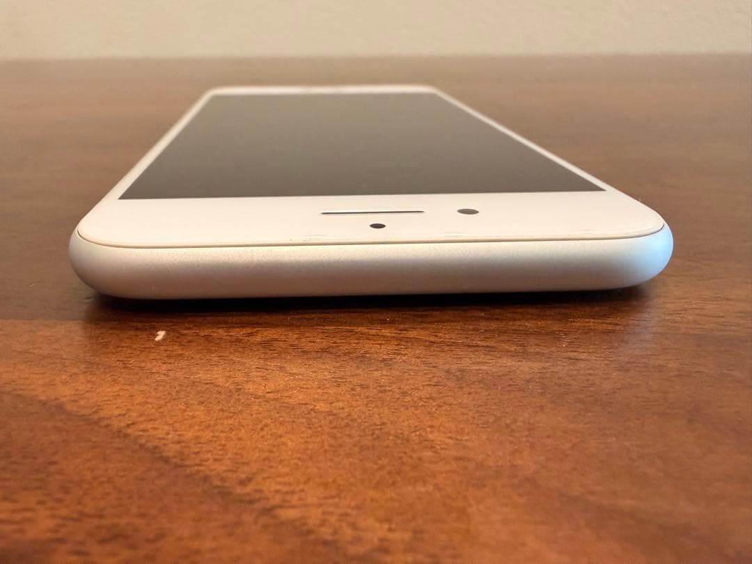 iPhone7 32Gシルバー　本体