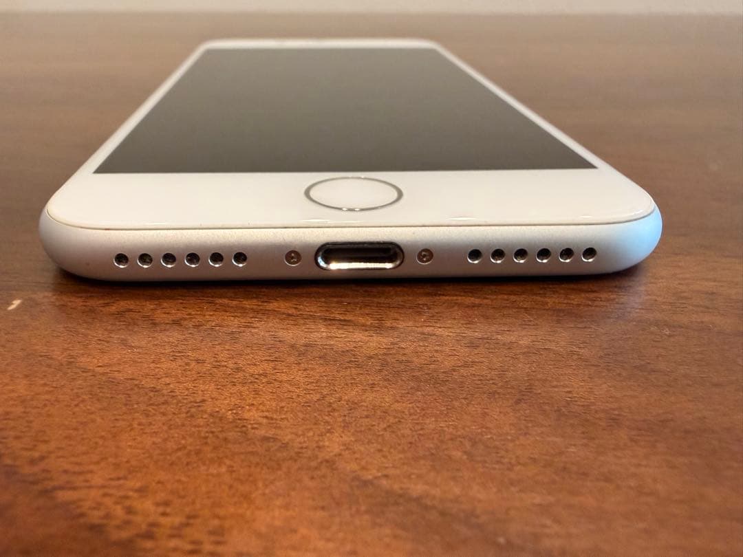 iPhone7 32Gシルバー　本体