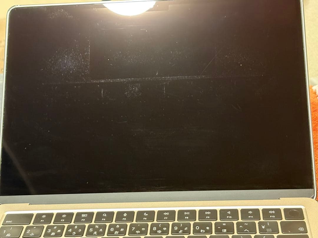 Apple MacBook M2 8G 256ギガ　スターライト