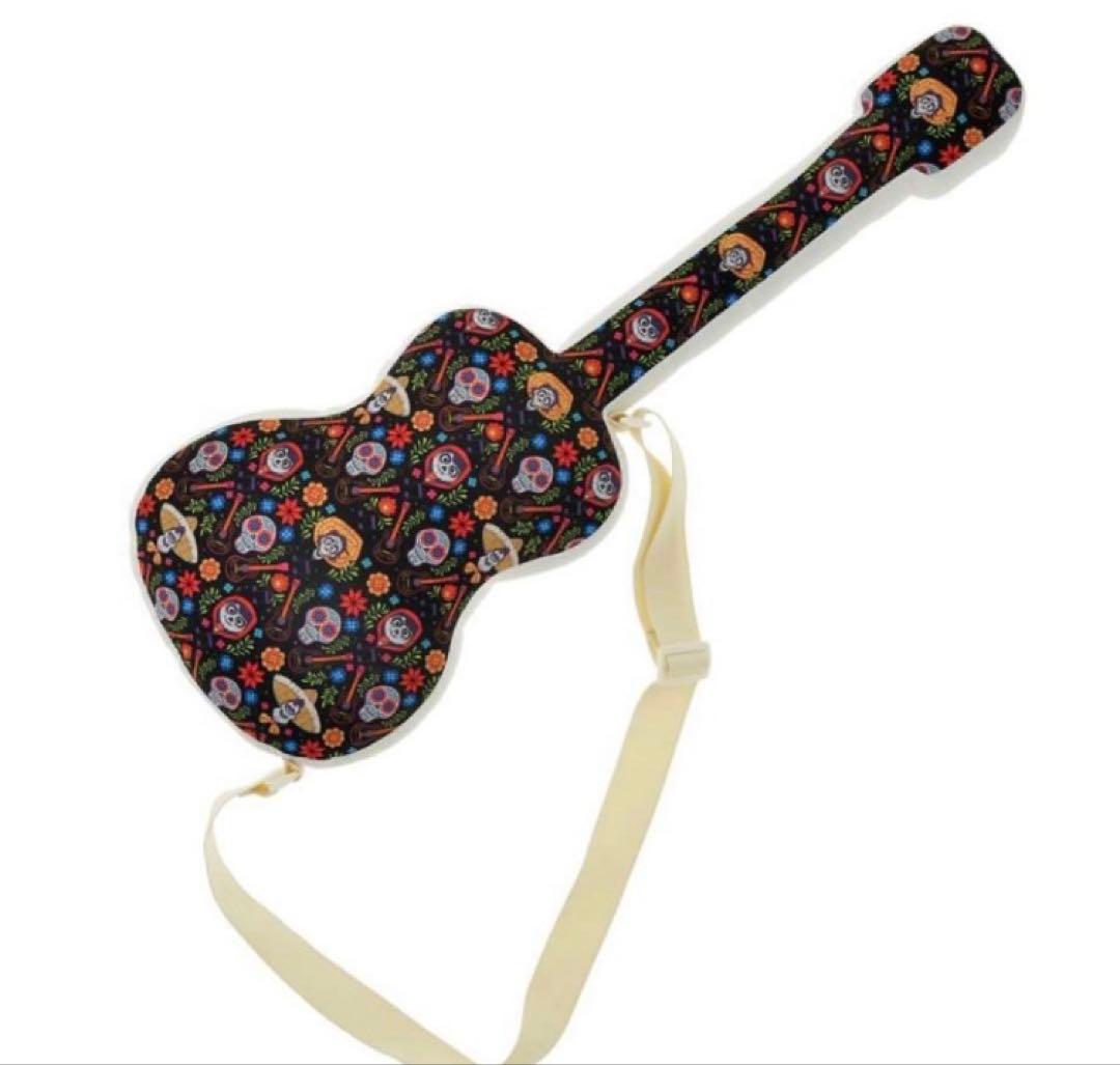 リメンバー　ミー　ギター型　クッション