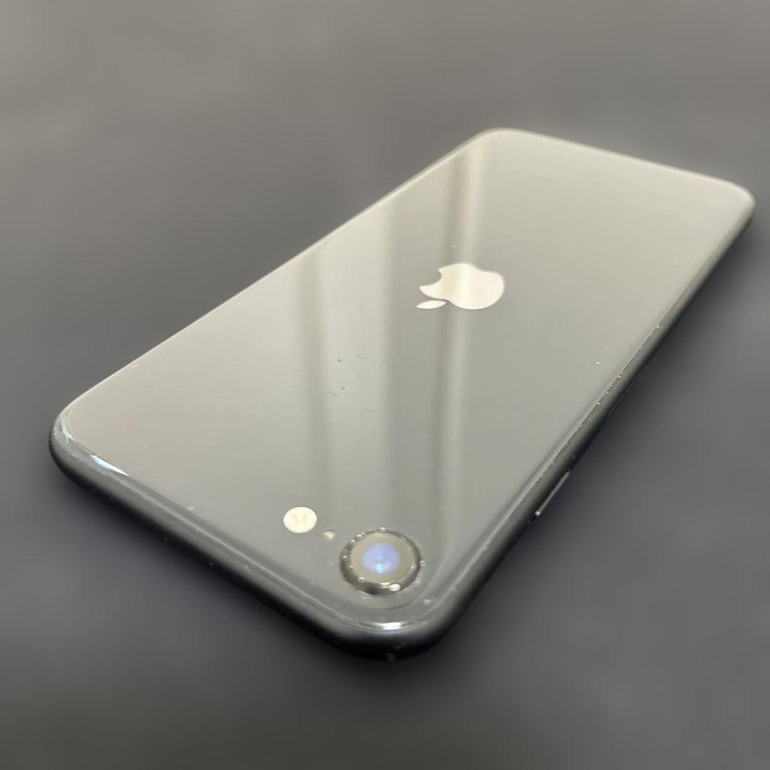 S*）様 iPhoneSE2 128GB ブラック 中古