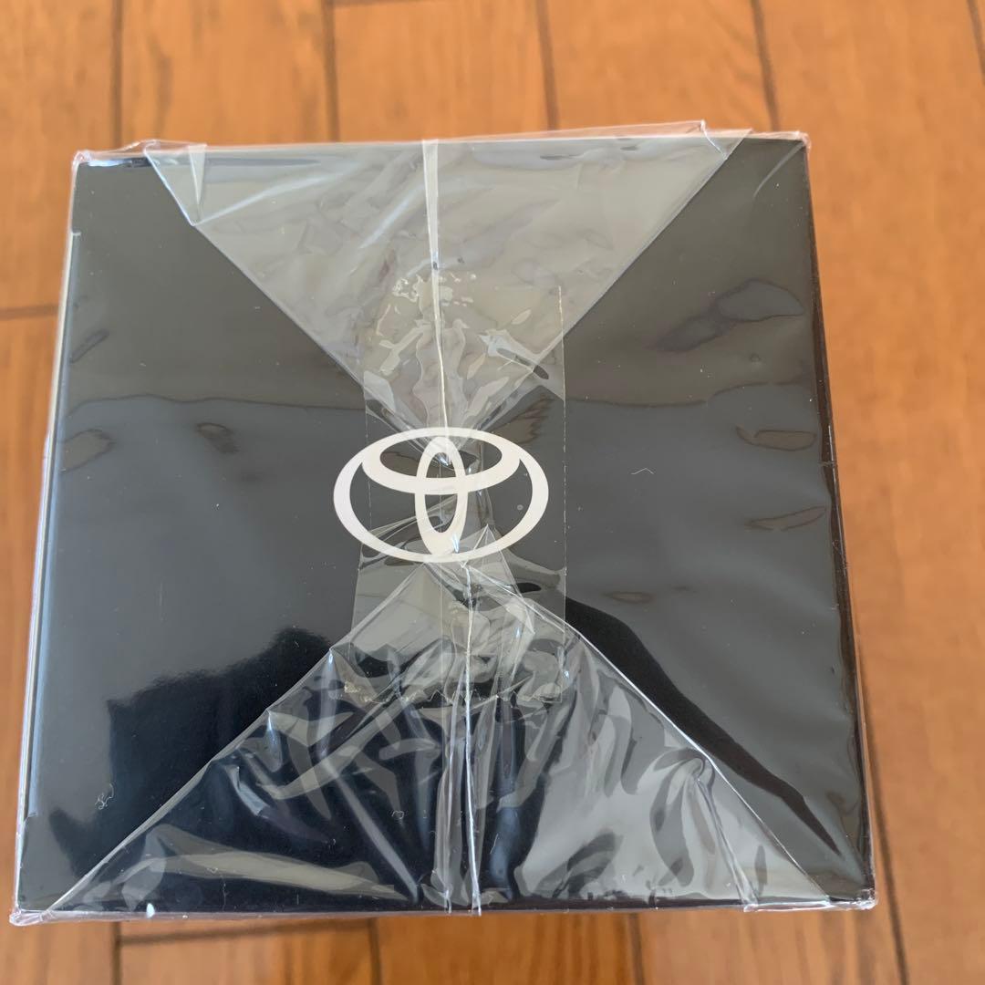 トヨタハリアー ミニカーカラーサンプル ホワイトパールクリスタルシャイン 非売品