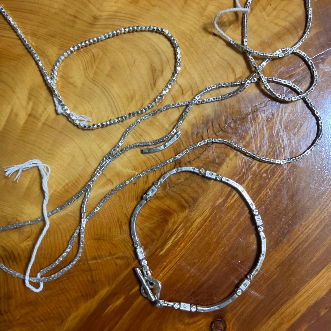 カレンシルバーパドゥア刻印カーブ＆スクエア　ソリッドビーズブレスレット