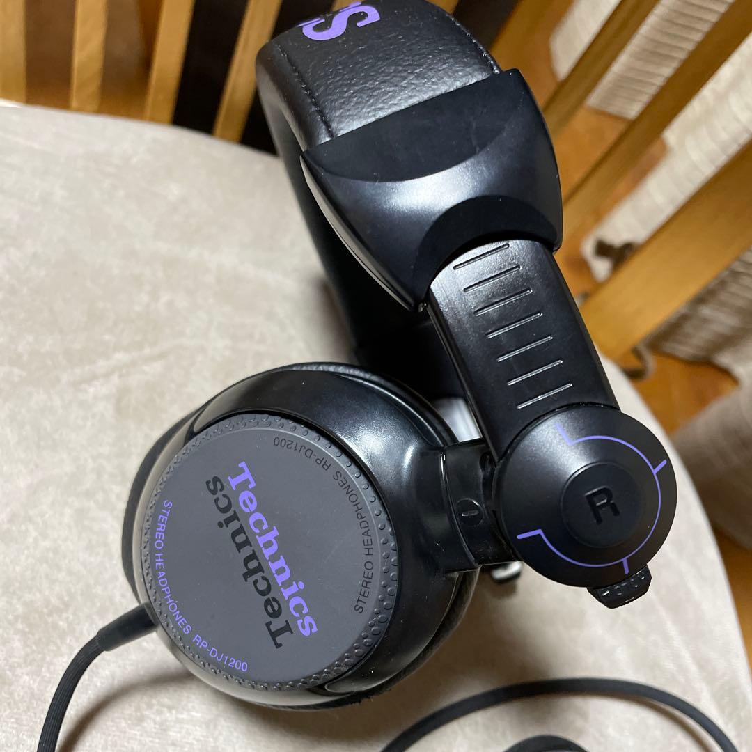 Technics ヘッドフォン RP-DJ1200。