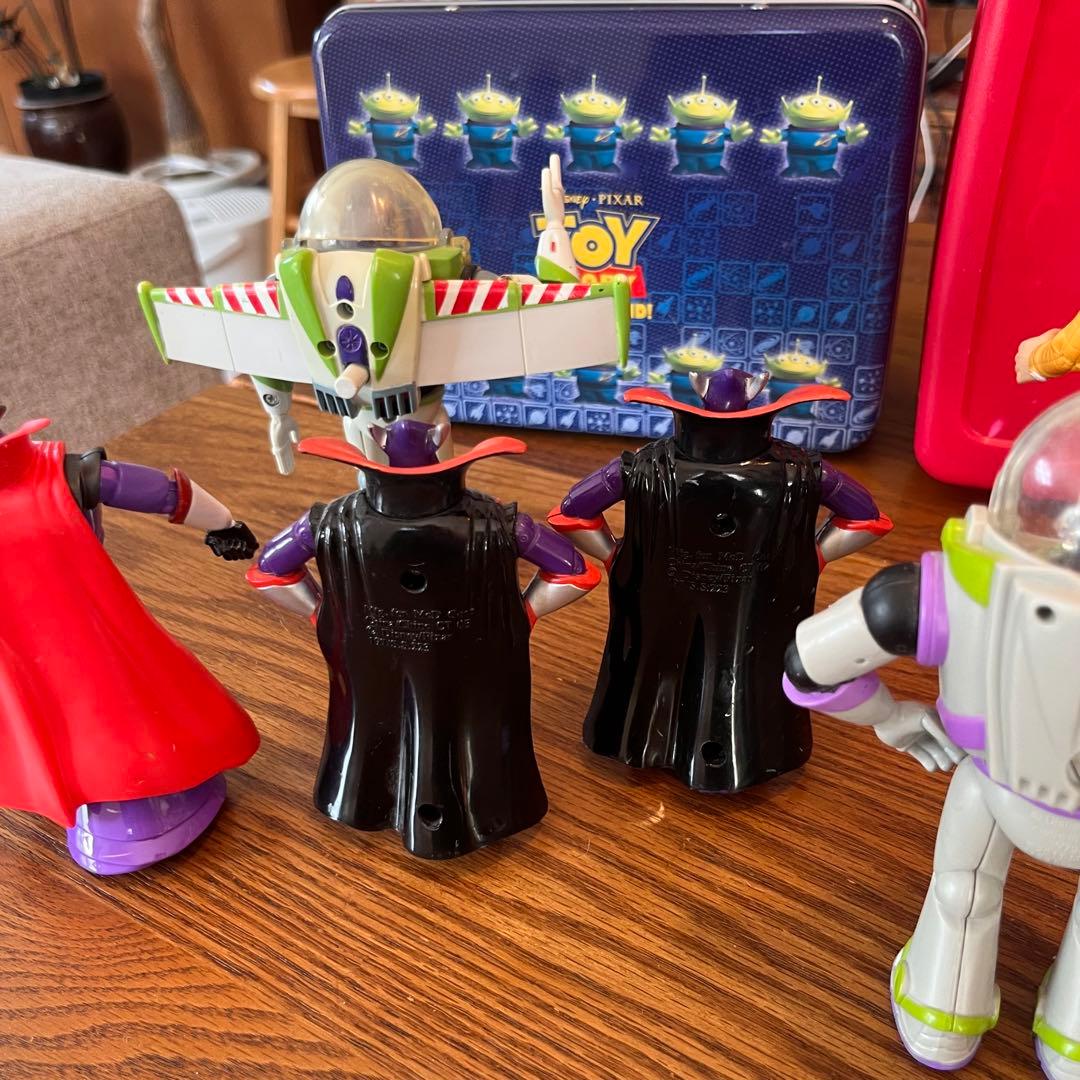 トイストーリー　サーモスランチボックスウッディ　ザークフィギュアセット
