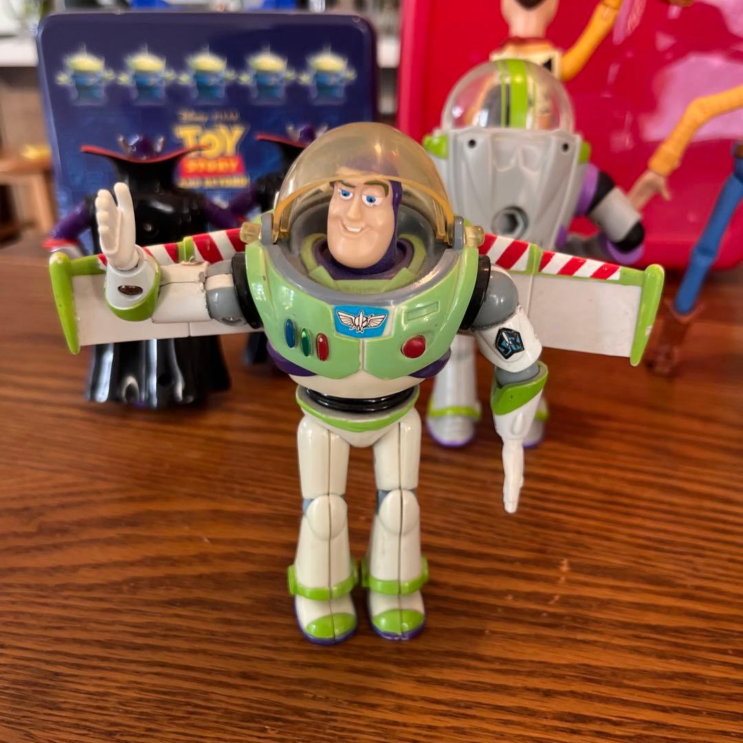 トイストーリー　サーモスランチボックスウッディ　ザークフィギュアセット