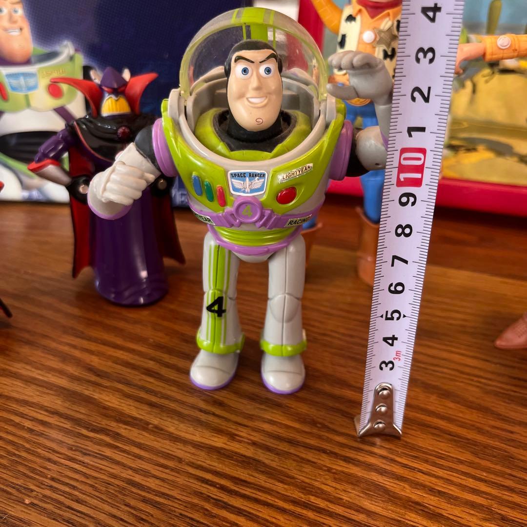 トイストーリー　サーモスランチボックスウッディ　ザークフィギュアセット