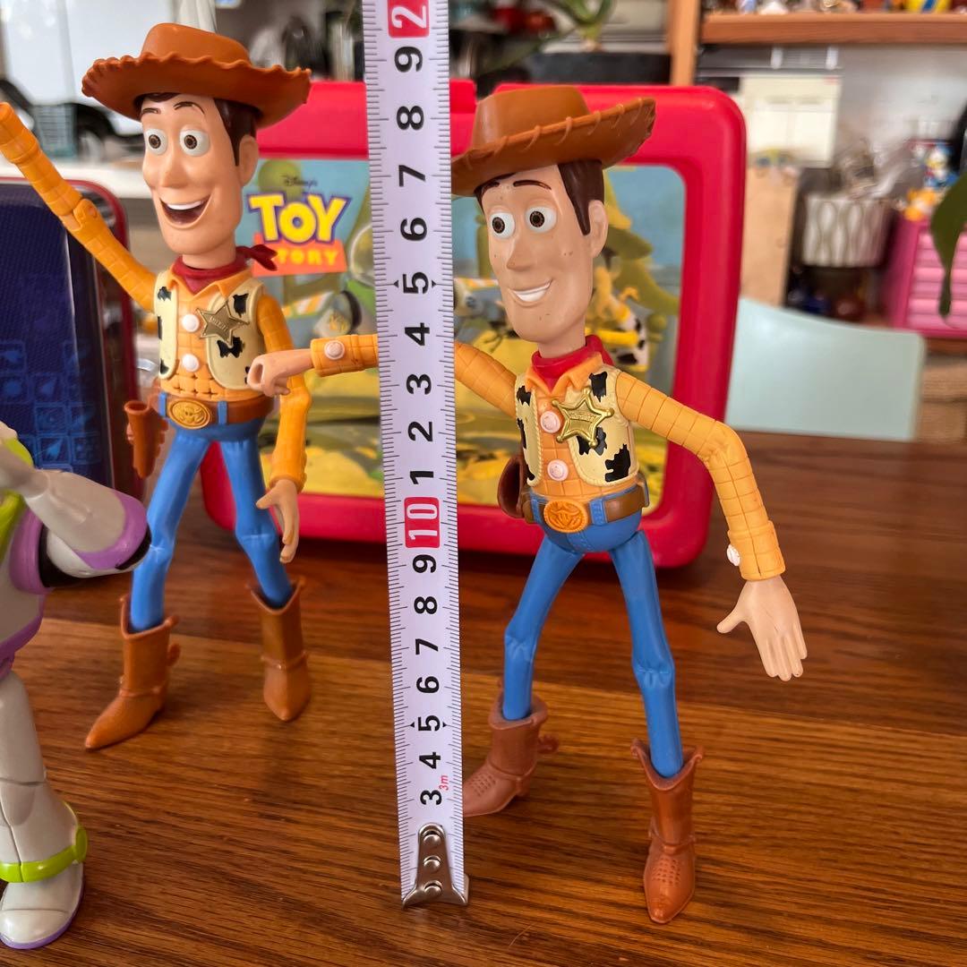 トイストーリー　サーモスランチボックスウッディ　ザークフィギュアセット
