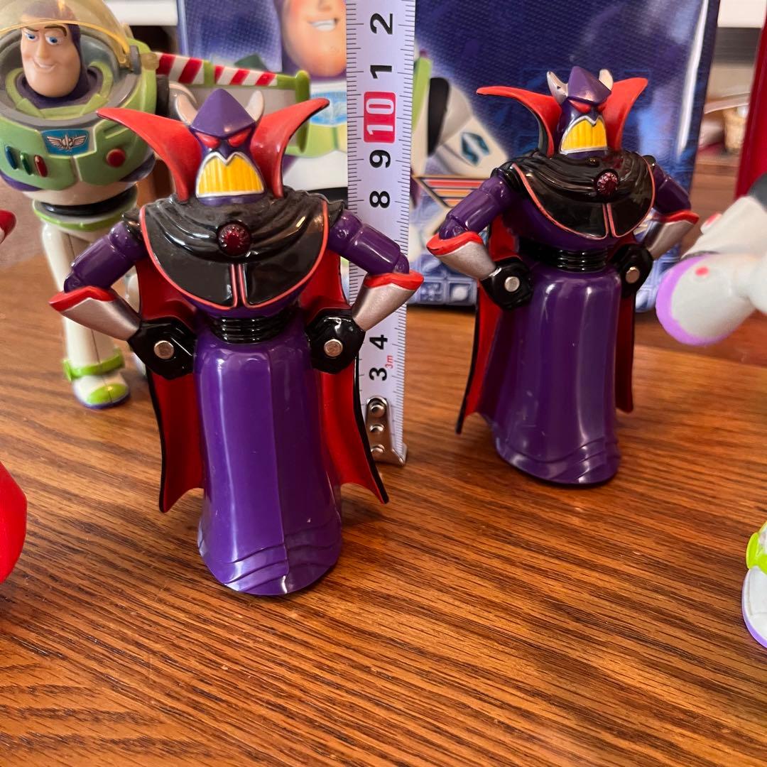 トイストーリー　サーモスランチボックスウッディ　ザークフィギュアセット