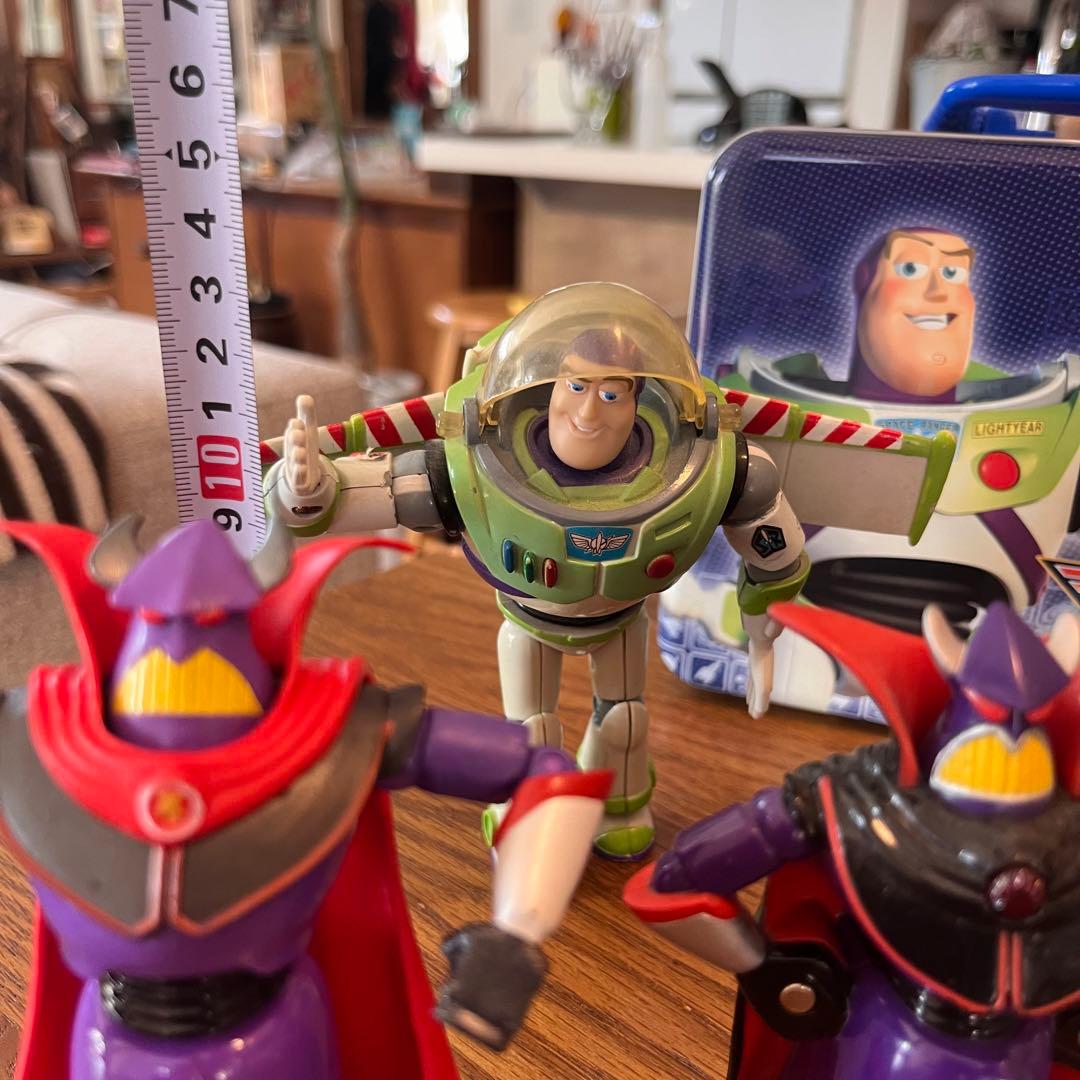 トイストーリー　サーモスランチボックスウッディ　ザークフィギュアセット