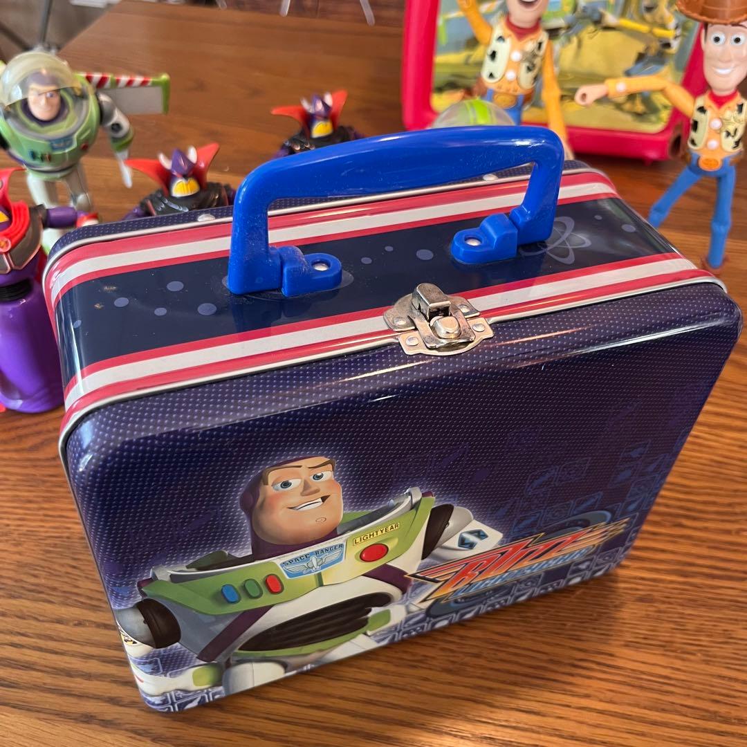 トイストーリー　サーモスランチボックスウッディ　ザークフィギュアセット