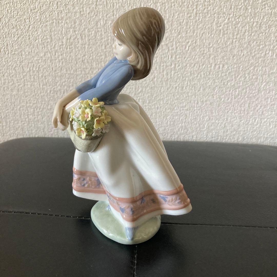 リヤドロ　人形　5月の花