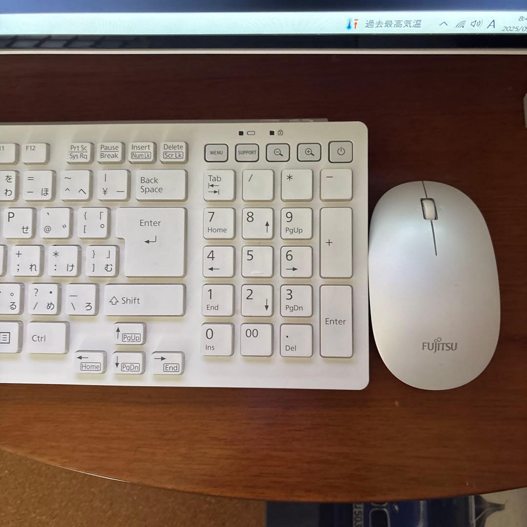 富士通　ESPRIMO FMVF52C2C 23.8型ワイド　一体型