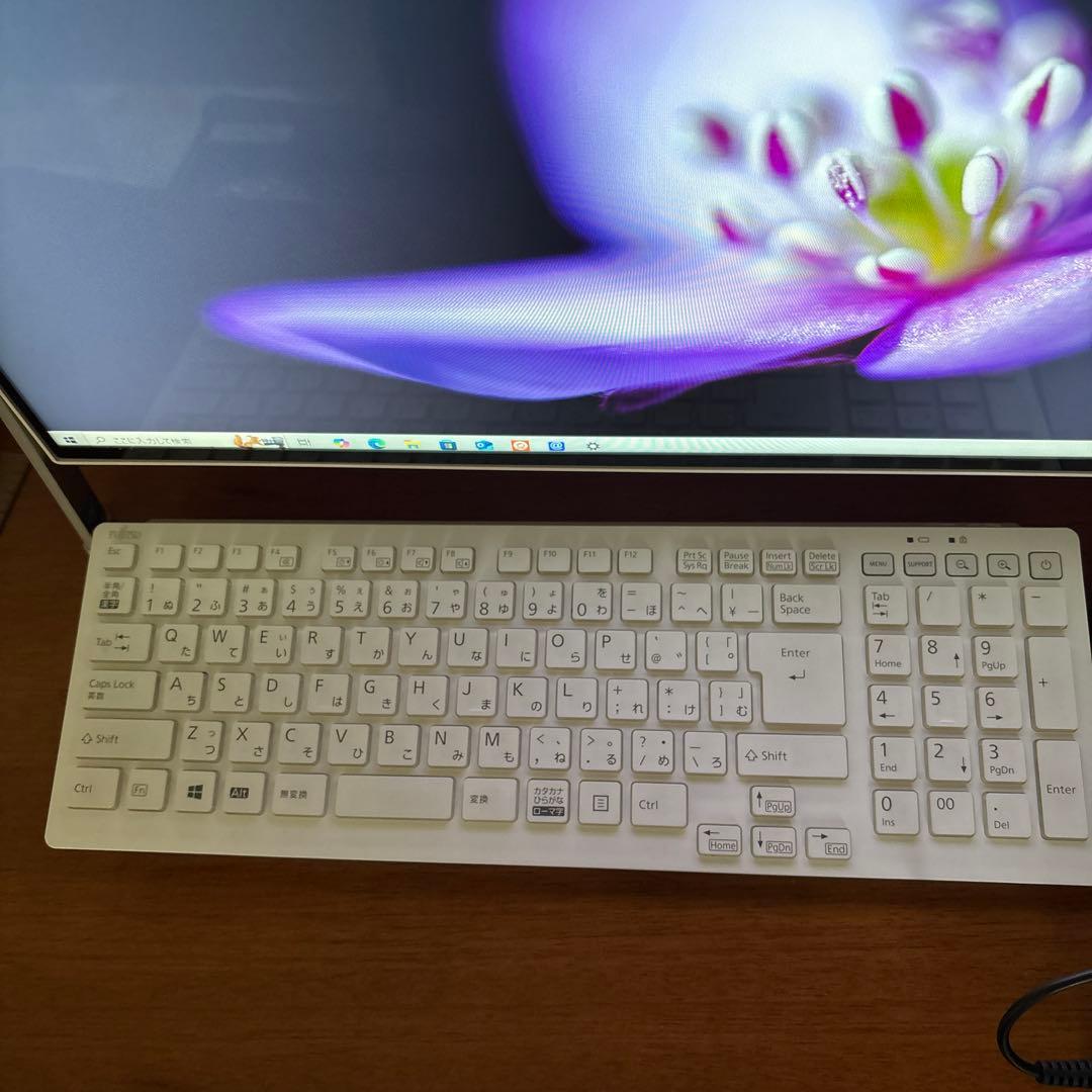 富士通　ESPRIMO FMVF52C2C 23.8型ワイド　一体型