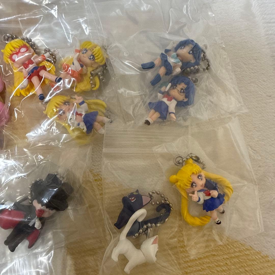セーラームーン　スイング　フィギュア　ガチャ　キーホルダー