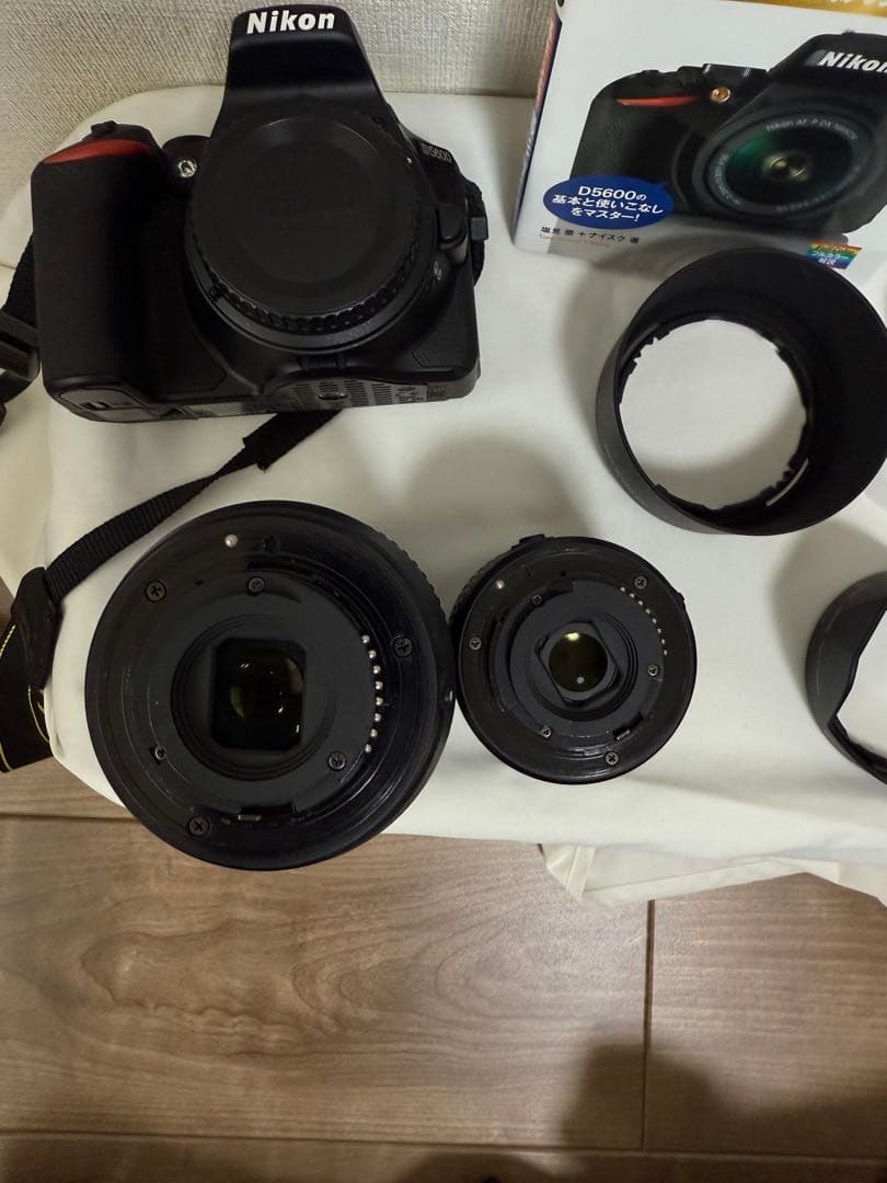 Nikon D5600 一眼レフ　ダブルズームキット