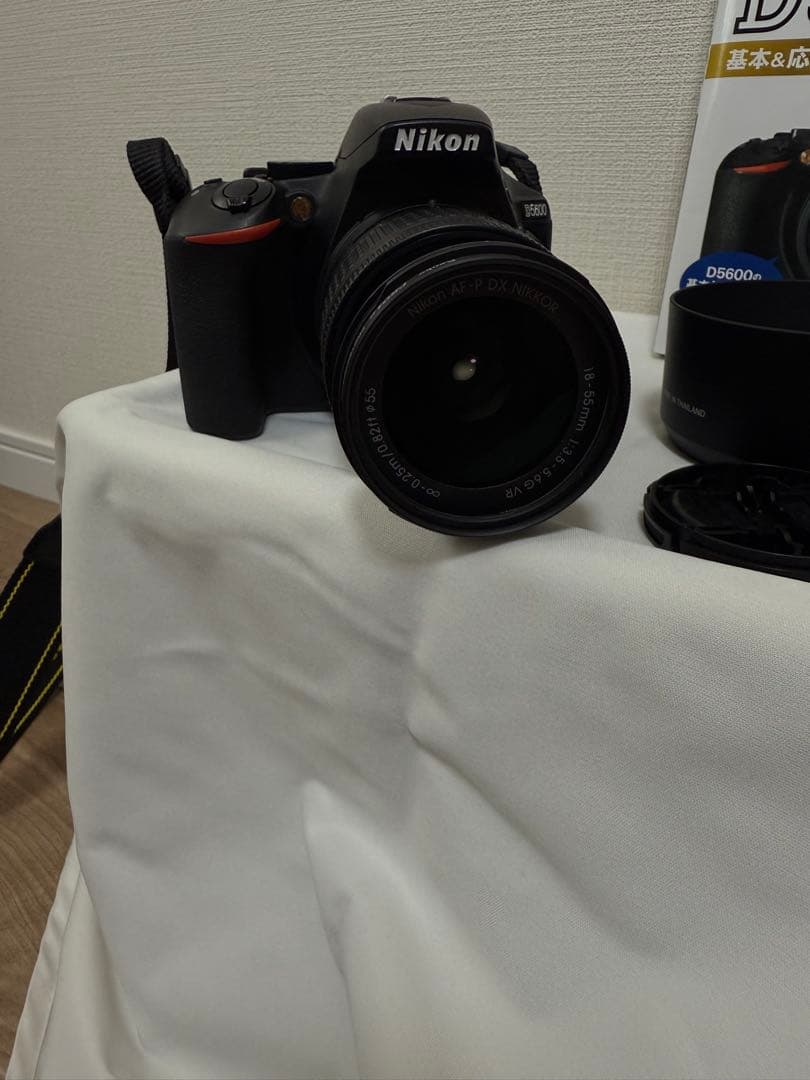 Nikon D5600 一眼レフ　ダブルズームキット