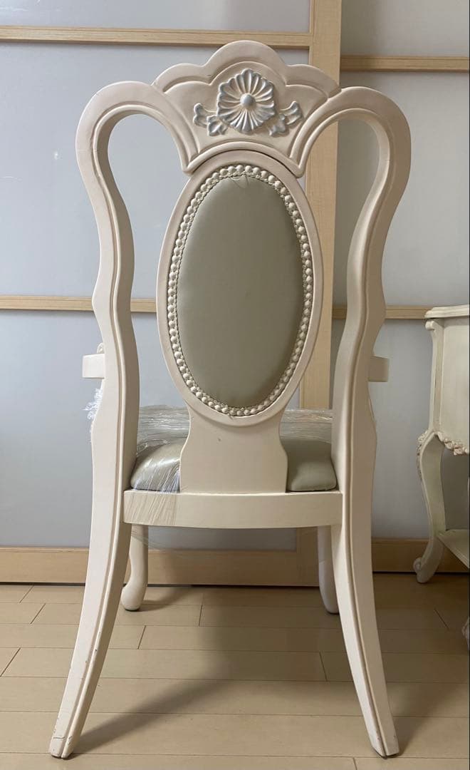 [まもなく販売終了の商品‼️]海外輸入家具（クラシックな高級椅子二脚）