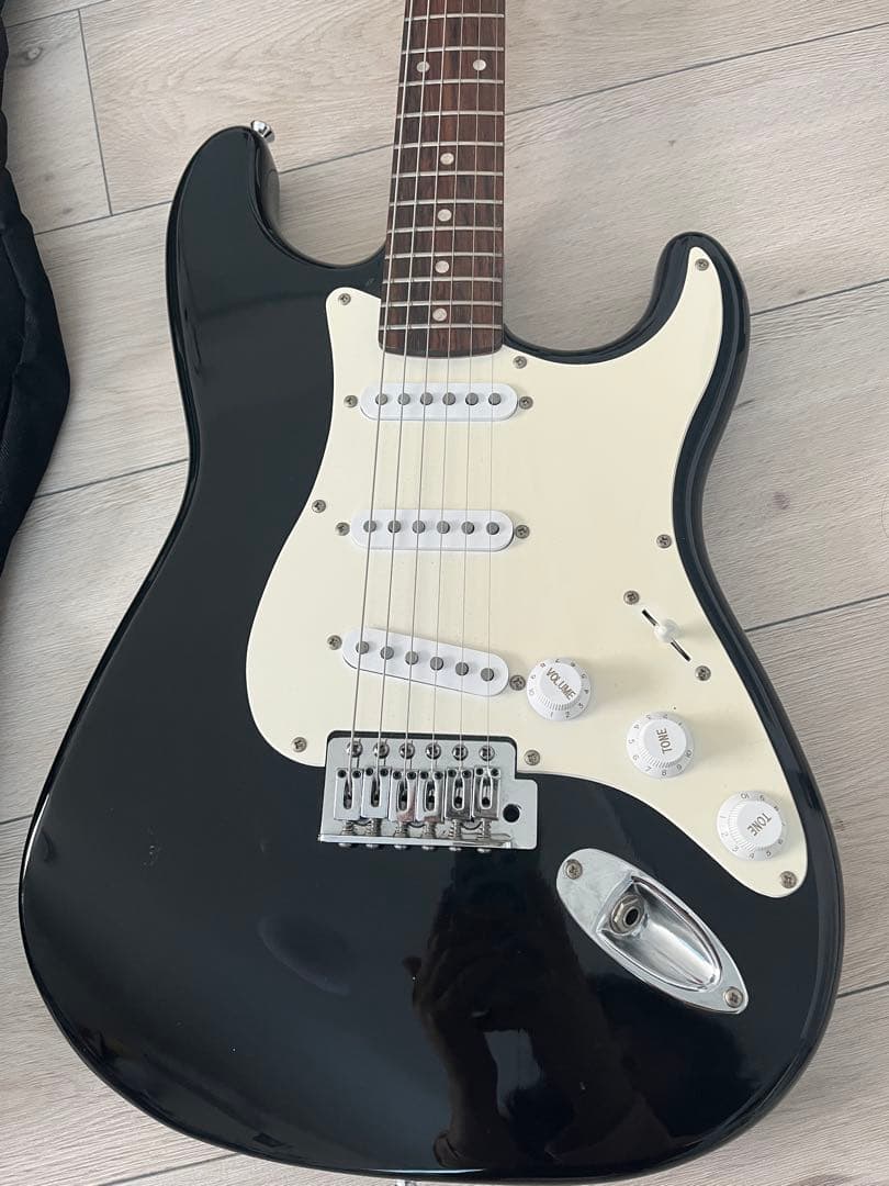 Squier Bullet strat ブラック　ジャンクボディ美品・ケース付