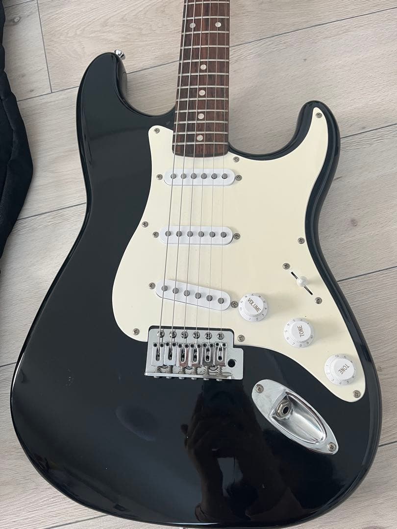 Squier Bullet strat ブラック　ジャンクボディ美品・ケース付
