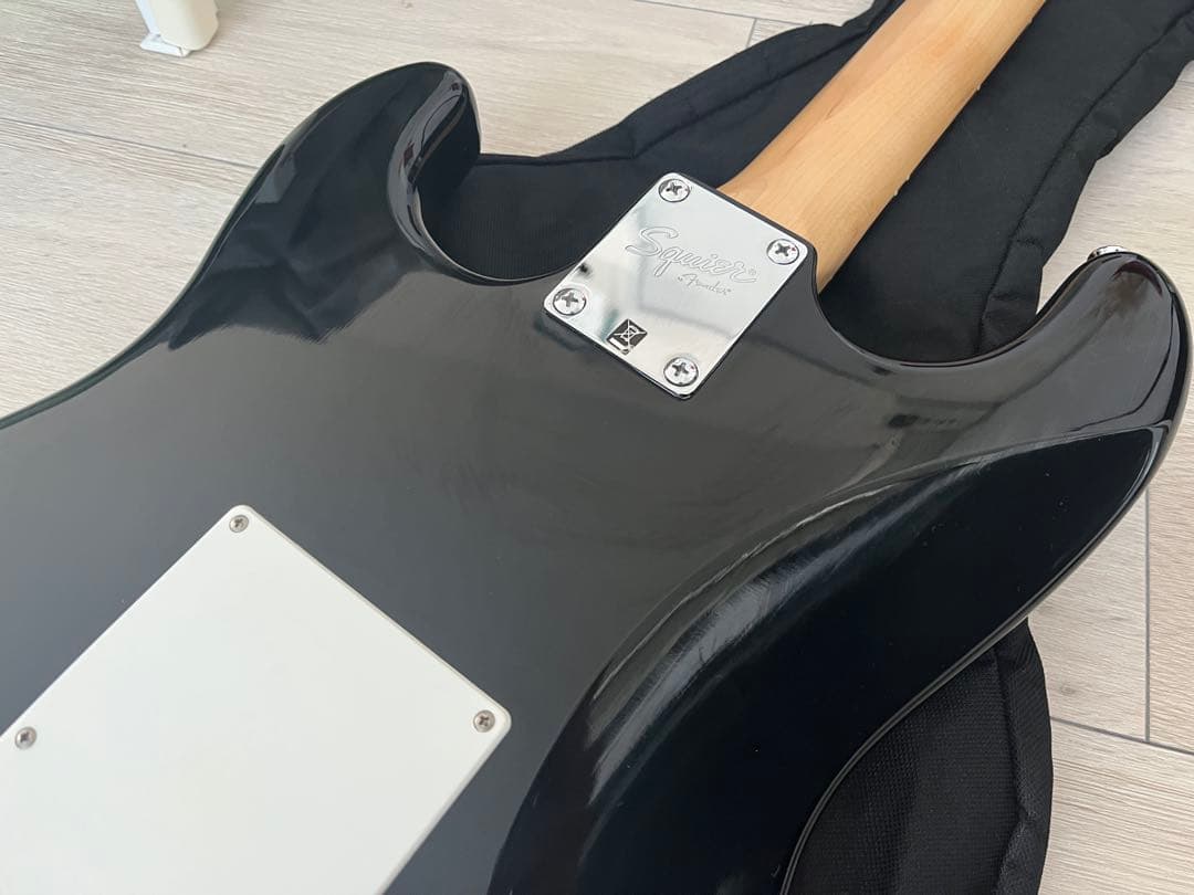 Squier Bullet strat ブラック　ジャンクボディ美品・ケース付