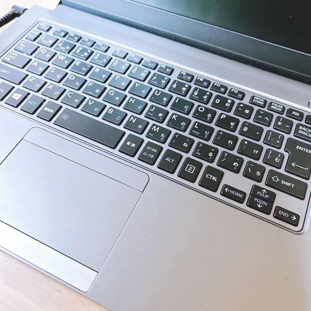 136 美品 ノートパソコン カメラ付き Windows11 東芝 設定済み