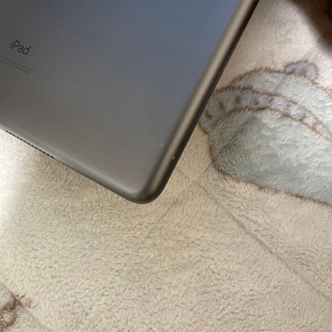 iPad 第8世代 10.2インチ 32GB Wi-Fiモデル中古 動作良好
