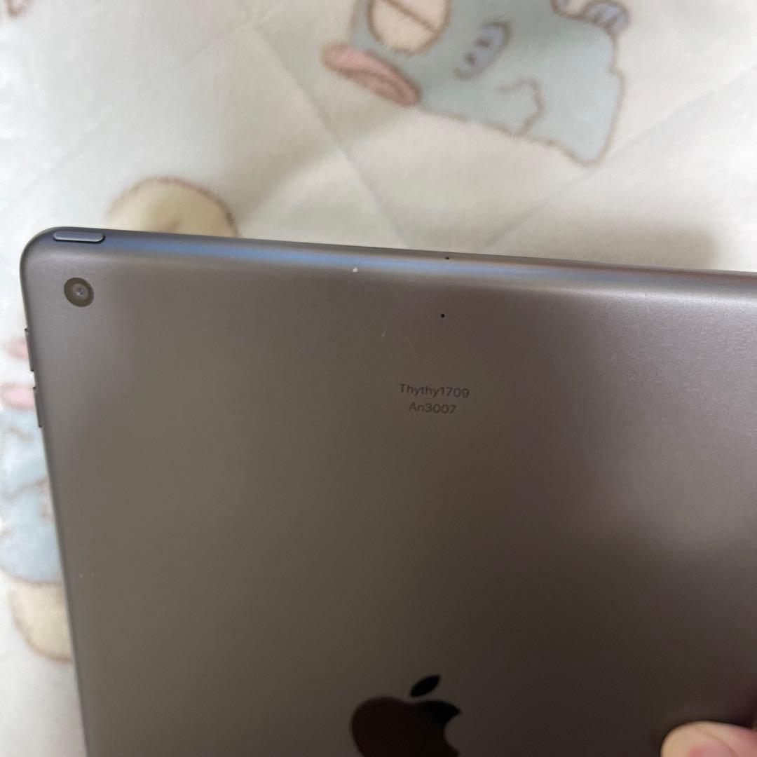 iPad 第8世代 10.2インチ 32GB Wi-Fiモデル中古 動作良好