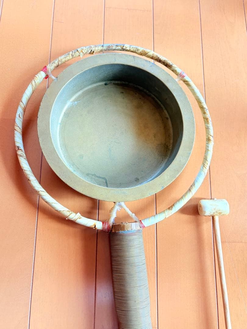 阿波踊り　鉦カネ 鳴物 鉦 金具 木製柄持ち手　バチ付き