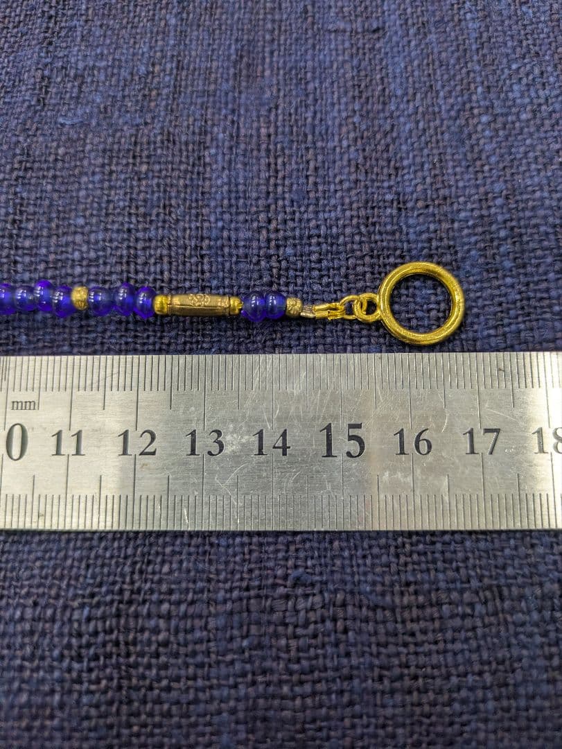 アンティークビーズとカレン族ブラス（真鍮） のブレスレットとピアス。