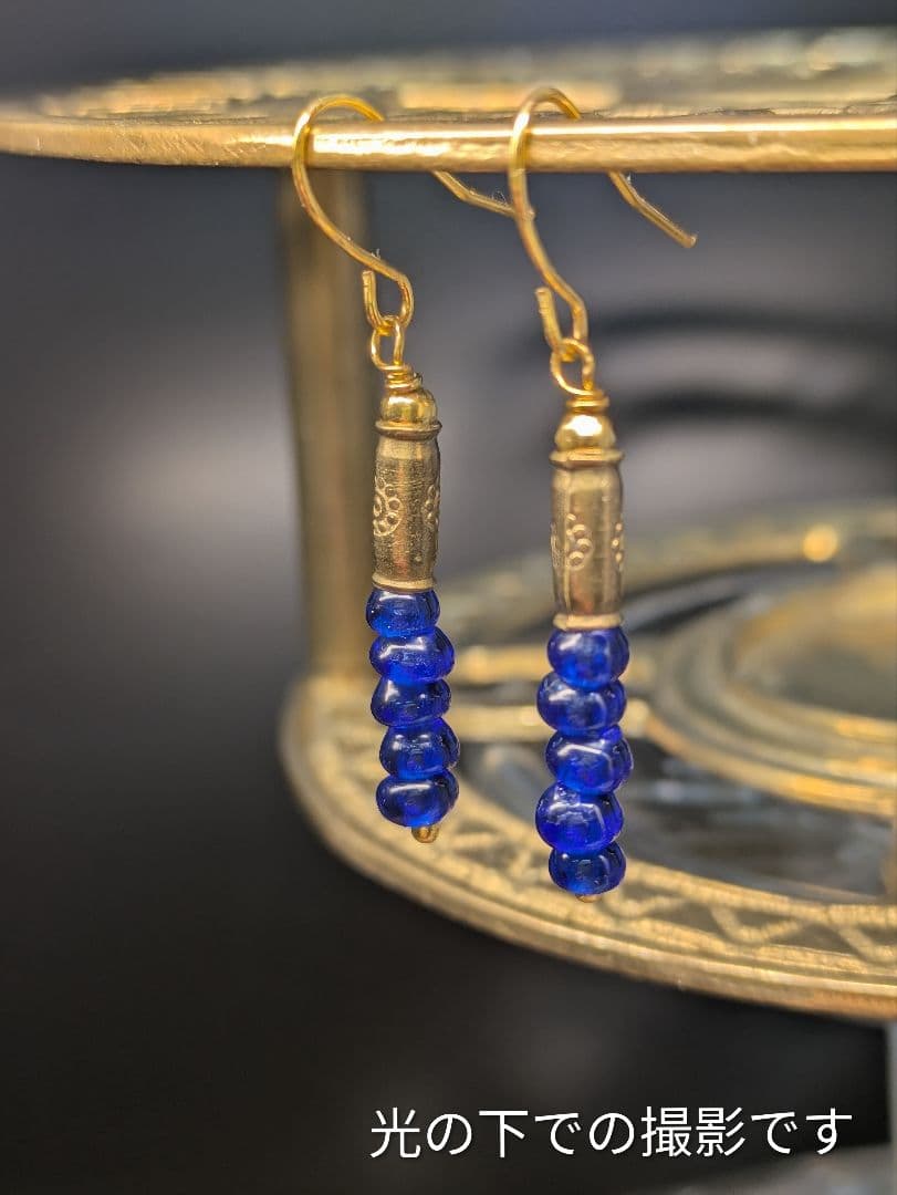 アンティークビーズとカレン族ブラス（真鍮） のブレスレットとピアス。