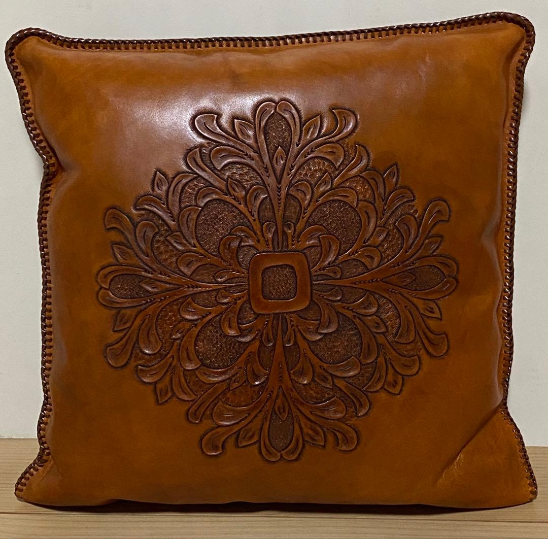 レザー 本革 カービング エンボス 加工 クッション インテリア 編み込み