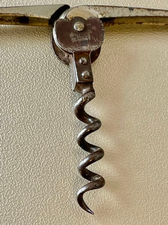 ハサミ(Scissors)型のワインオープナー
