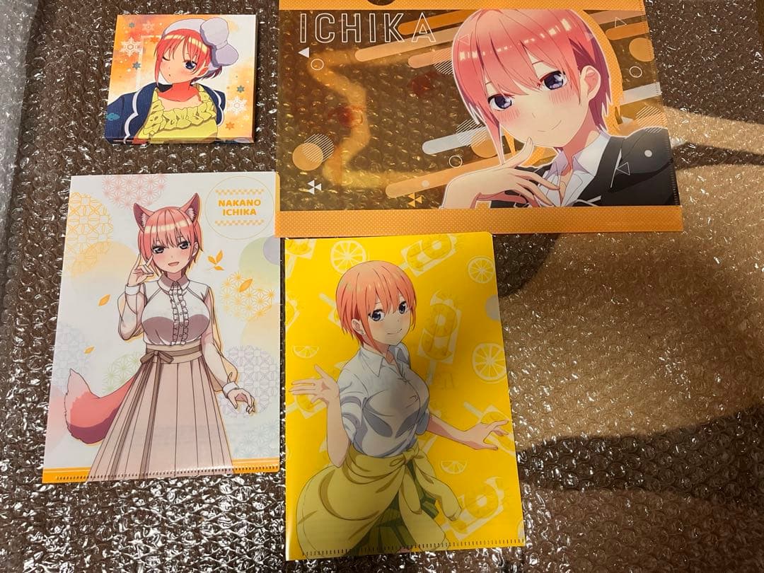 五等分の花嫁 一花二乃三玖四葉五月 カード 缶バッジ アクリルボード 計175点