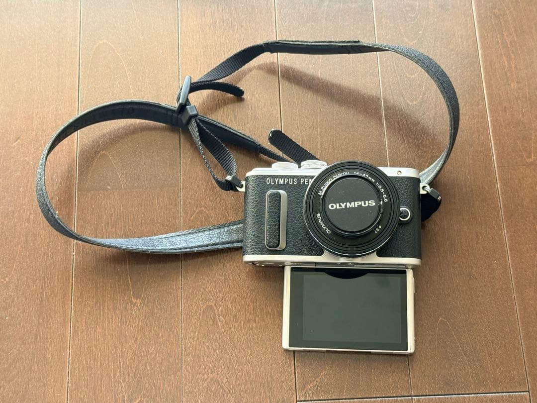 OLYMPUS PEN E-PL8 レンズセット フラッシュ付 動作確認済