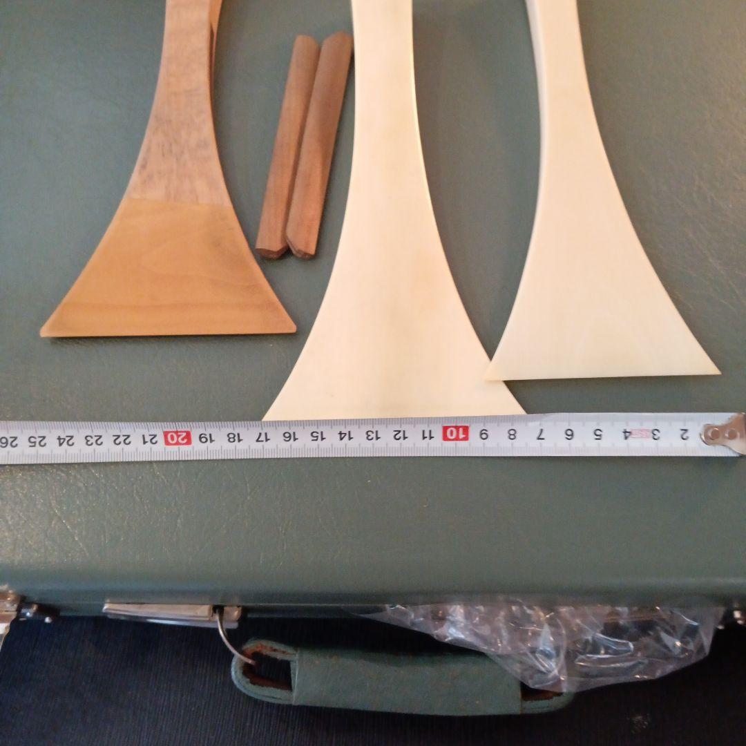 三味線　和楽器　弦楽器　地唄　三ツ折れ　バチ、ケース付