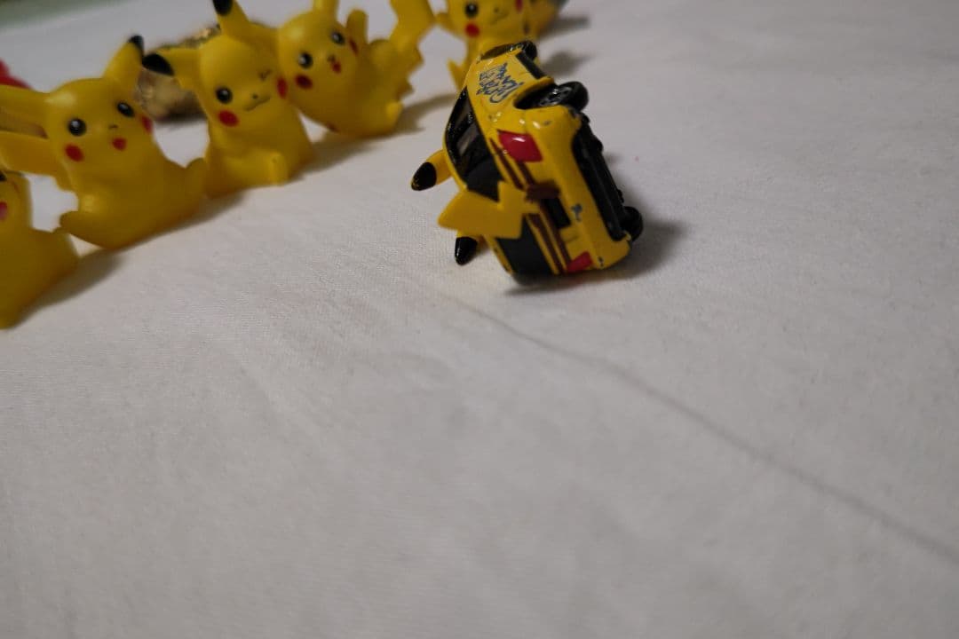 トミカ ポケモン ピカチュウカー ミニカー