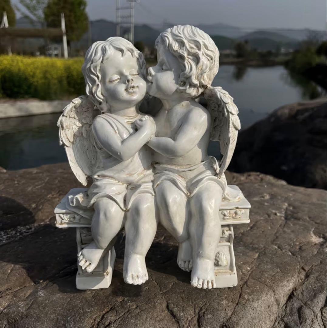 天使 置物 ガーデンオブジェ キス像 レジン 彫刻風