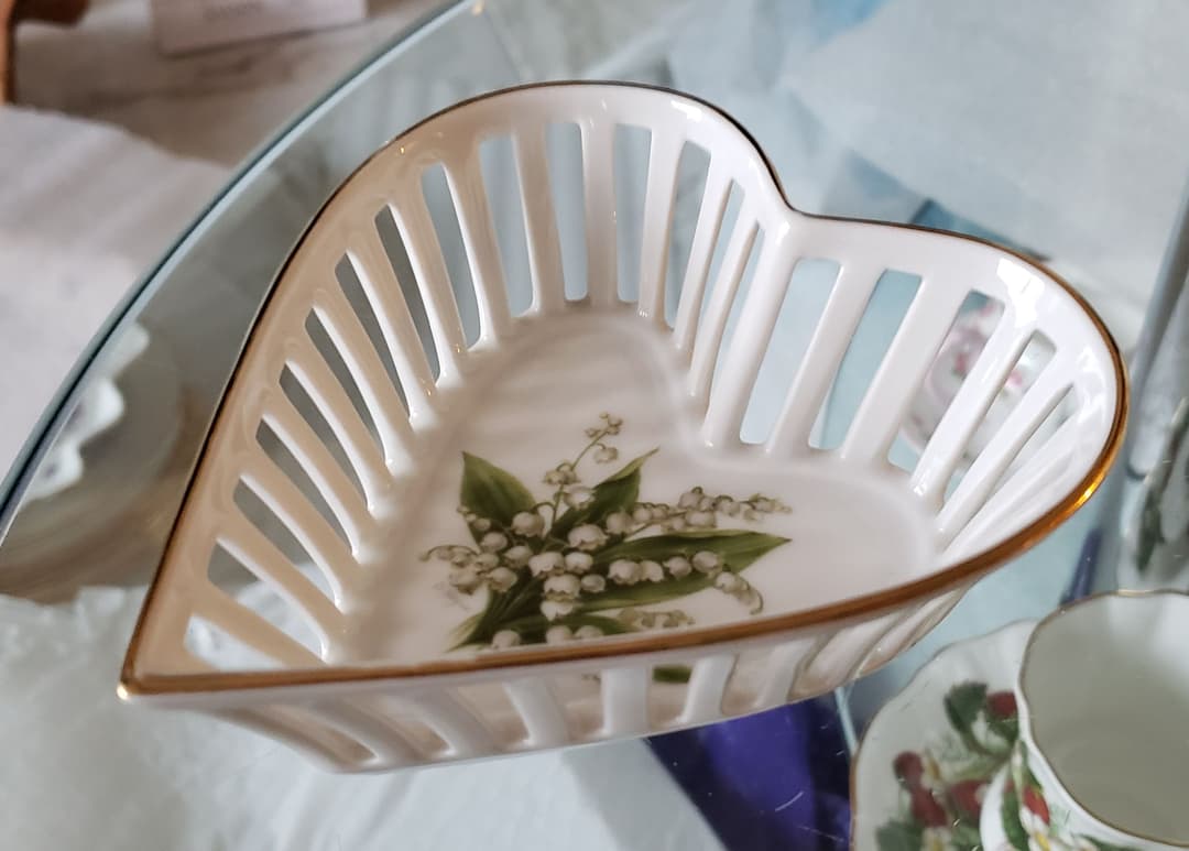 シューマン ババリア すずらん ピアス ハートディッシュ