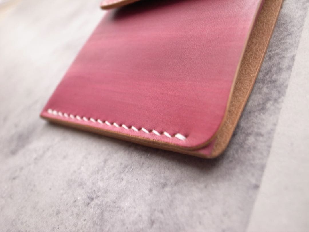 上質なヌメ革で作ったスマートなお財布を