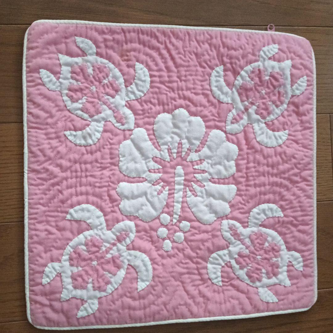 ハワイアンキルトキルティングクッションカバー ピンクとホワイト